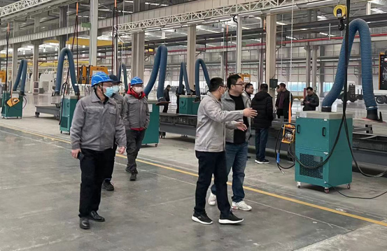 国家工信部领导莅临传旗重科视察指导工作